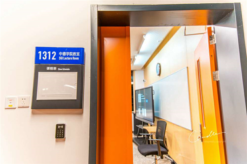 塞伯羅斯二維碼讀卡器的應用.jpg 塞伯羅斯二維碼讀卡器的應用.jpg